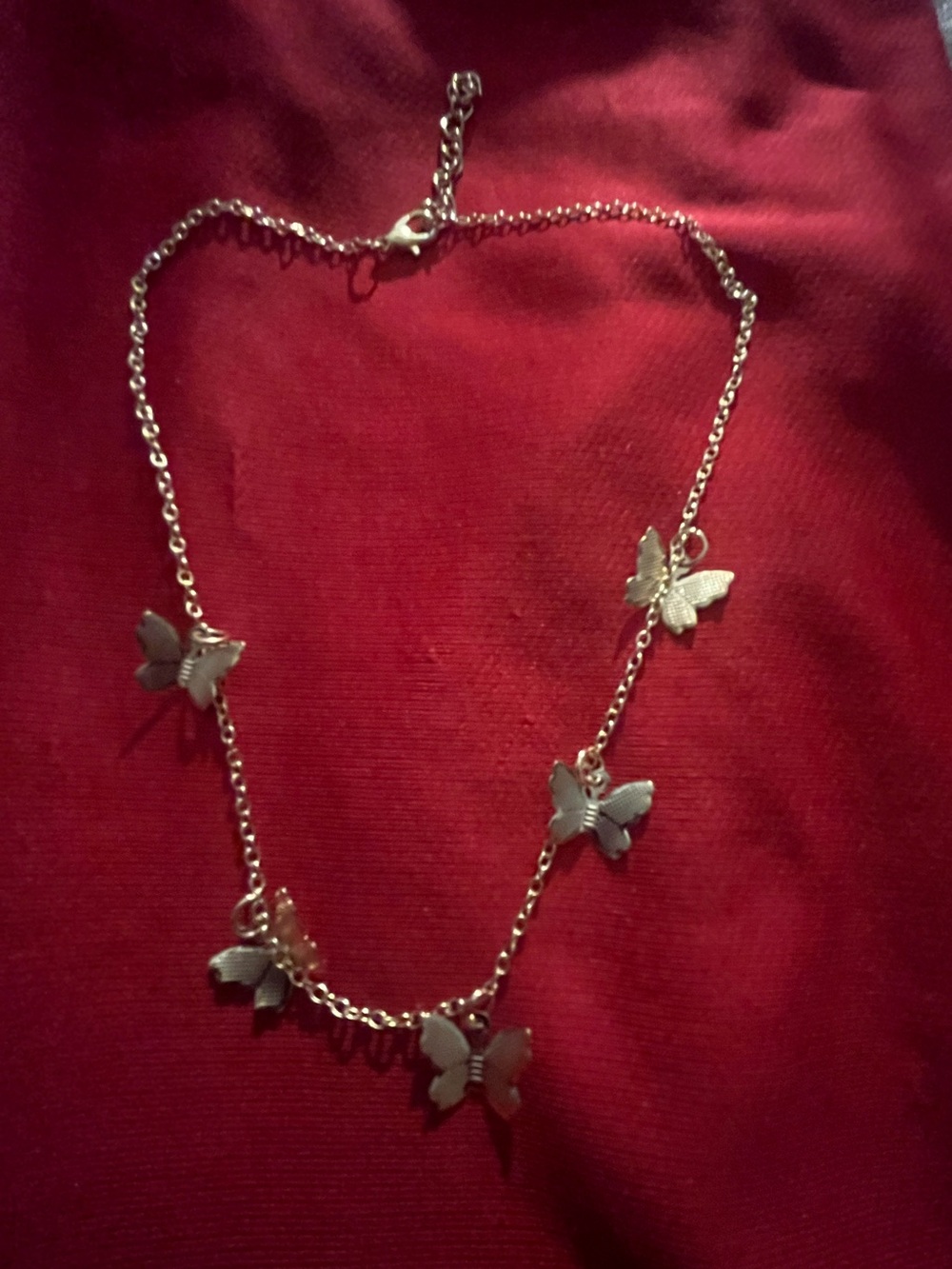 Dainty Golden Butterfly Charms on Delicate Chain Necklace NWT - Picture 3 of 5